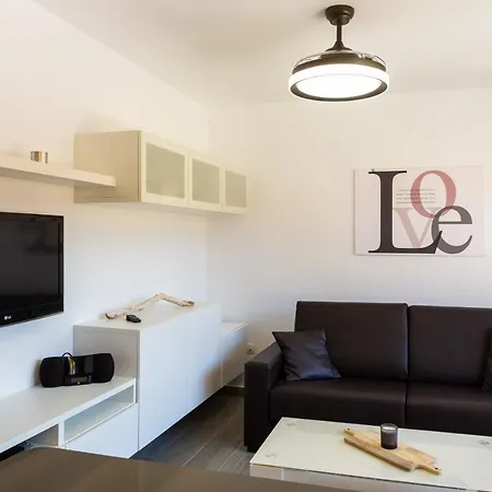 Apartment Casa Lucien - Newly Refurbished With Swimming Pool - Ideal For Couples
