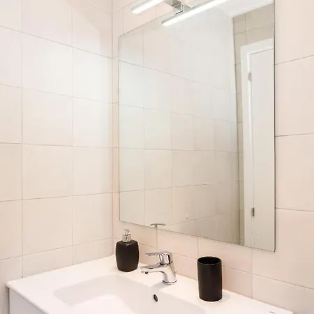 Casa Lucien - Newly Refurbished With Swimming Pool - Ideal For Couples Apartment *