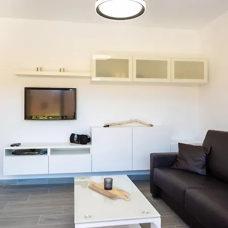 Apartment Casa Lucien - Newly Refurbished With Swimming Pool - Ideal For Couples