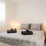 Apartamento Casa Lucien - Newly Refurbished With Swimming Pool - Ideal For Couples *