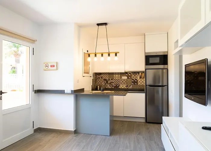 Casa Lucien - Newly Refurbished With Swimming Pool - Ideal For Couples *